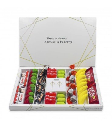 Caja chuches y chocolates con pareja de llaveros personalizados – Las Cosas  de Gina